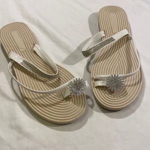 Woman’s sparkle sandals size 10